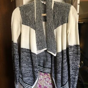 NWOT Candies black and off white sweater